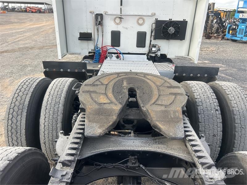 Peterbilt 579 中古トラクターヘッド | トレーラーヘッド