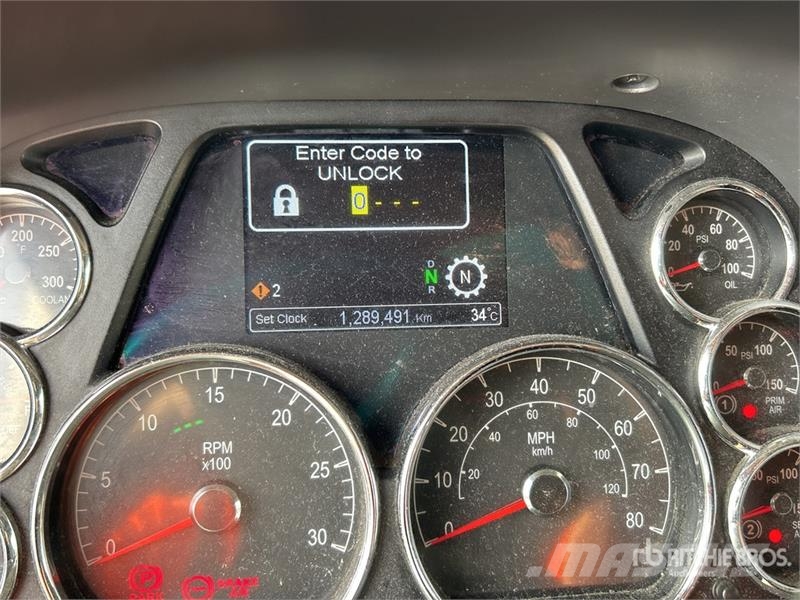Peterbilt 579 中古トラクターヘッド | トレーラーヘッド