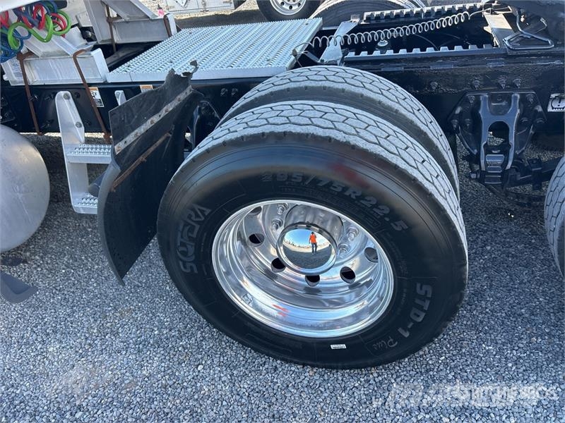 Peterbilt 579 Trekkers