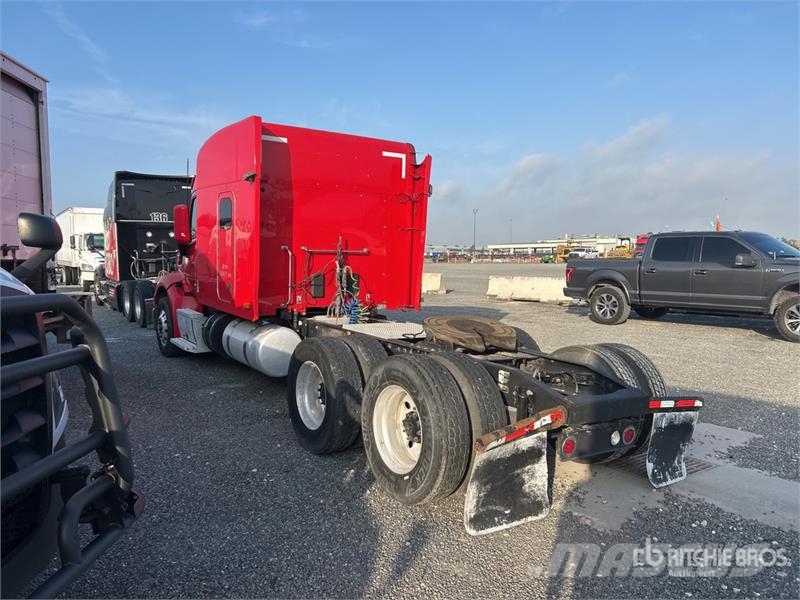 Peterbilt 579 وحدات الجر