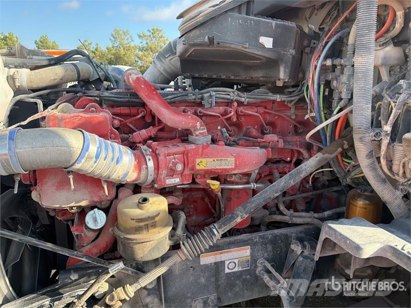 Peterbilt 579 中古トラクターヘッド | トレーラーヘッド