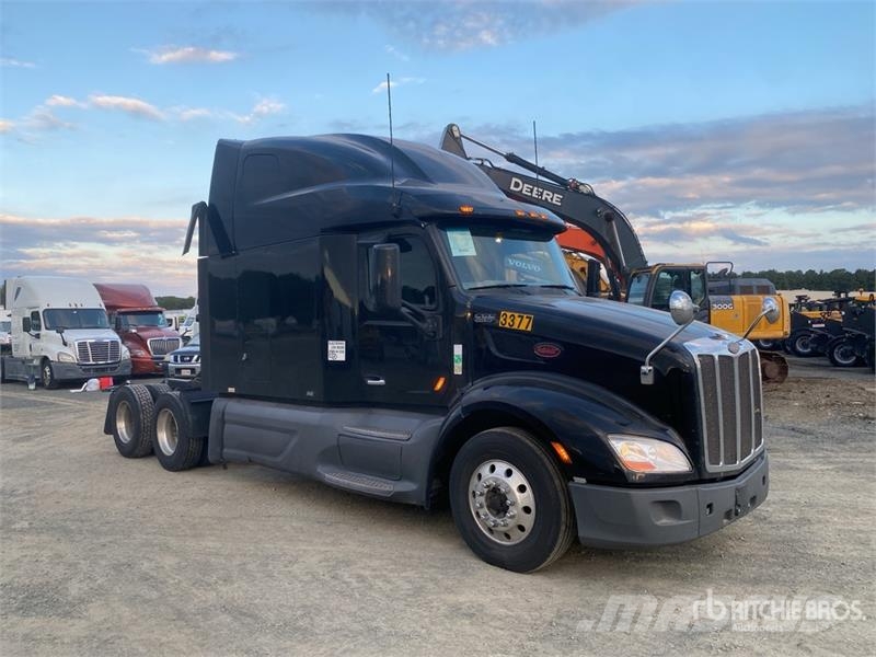 Peterbilt 579 中古トラクターヘッド | トレーラーヘッド
