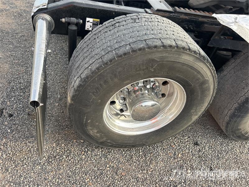Peterbilt 579 中古トラクターヘッド | トレーラーヘッド