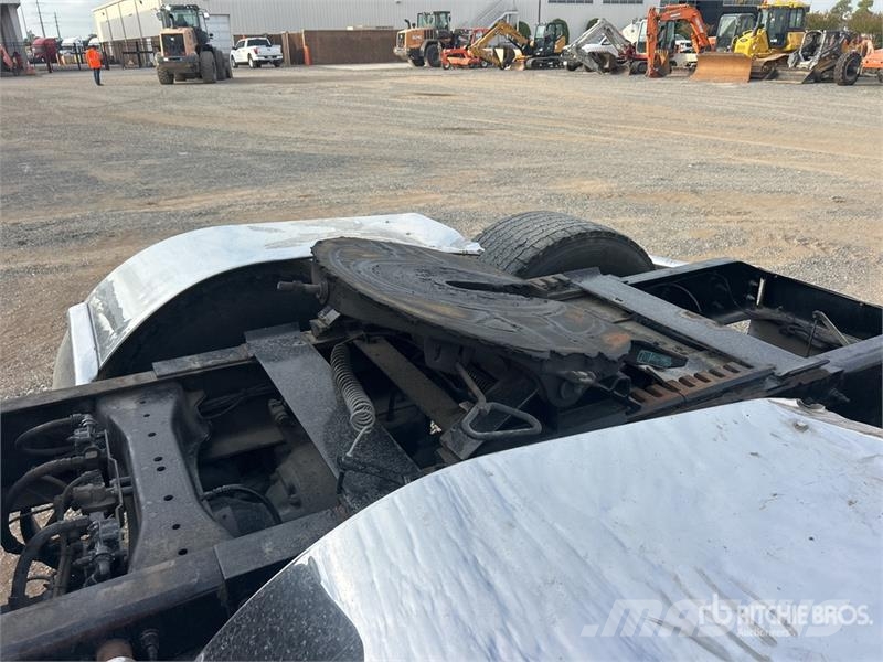 Peterbilt 579 中古トラクターヘッド | トレーラーヘッド