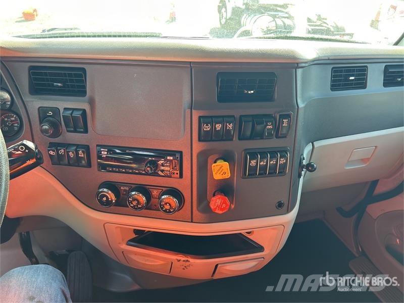 Peterbilt 579 Trekkers