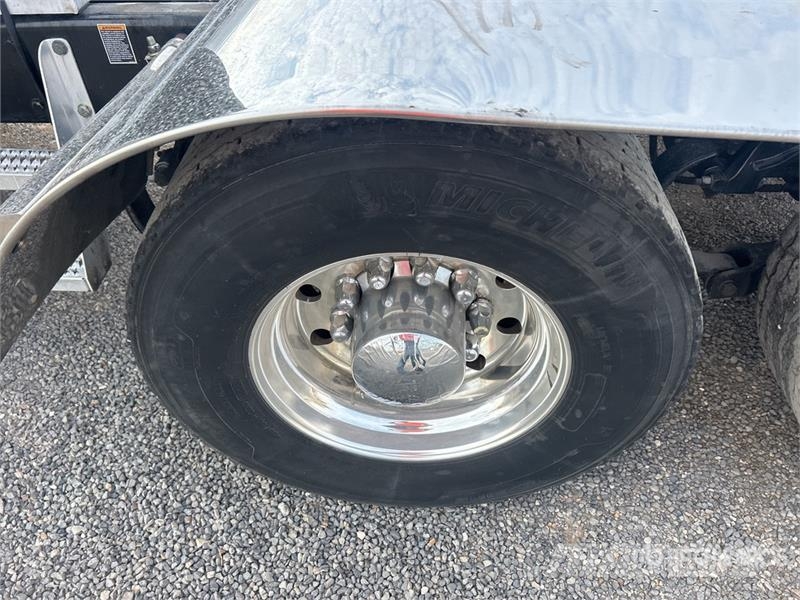 Peterbilt 579 中古トラクターヘッド | トレーラーヘッド