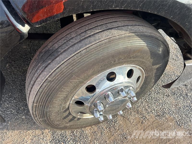 Peterbilt 579 中古トラクターヘッド | トレーラーヘッド