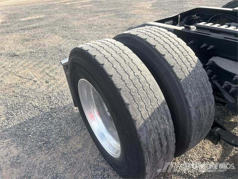 Peterbilt 579 中古トラクターヘッド | トレーラーヘッド