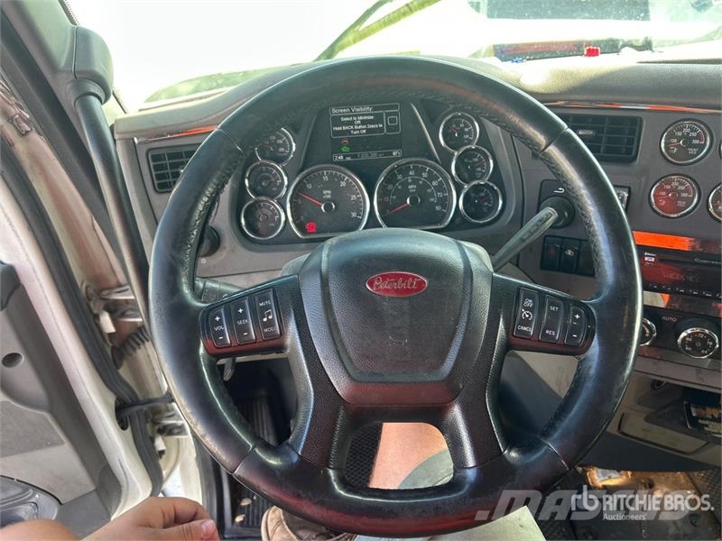 Peterbilt 579 曳引機組件