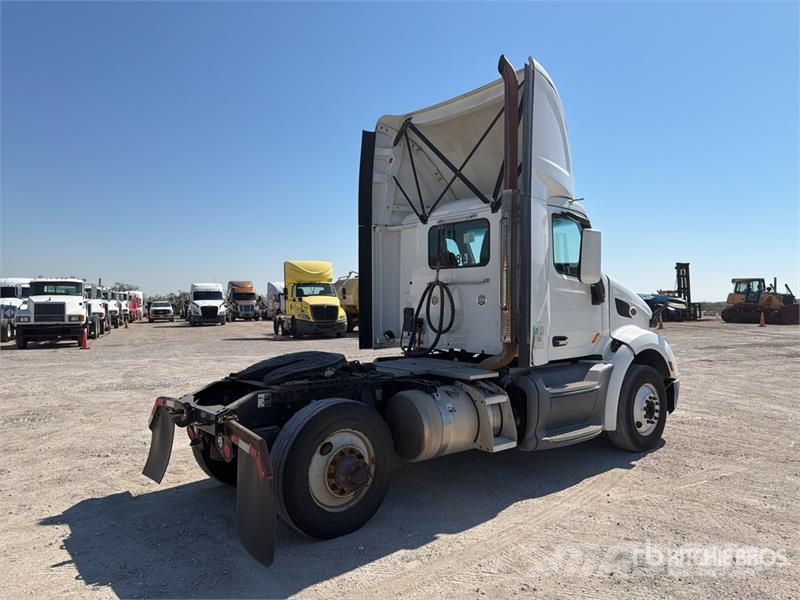 Peterbilt 579 Vilcēji