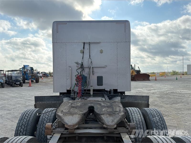 Peterbilt 579 中古トラクターヘッド | トレーラーヘッド