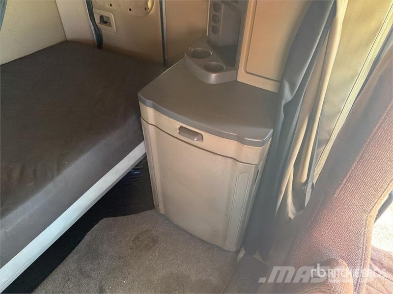 Peterbilt 579 中古トラクターヘッド | トレーラーヘッド