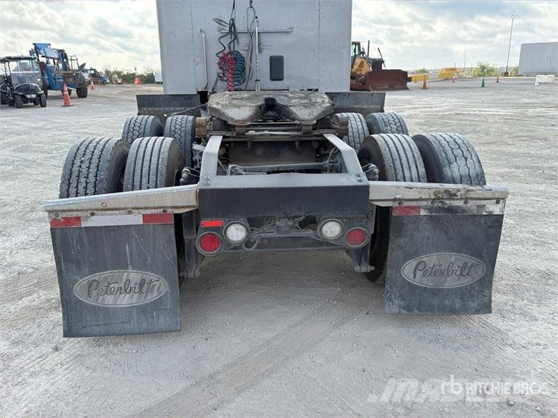Peterbilt 579 中古トラクターヘッド | トレーラーヘッド