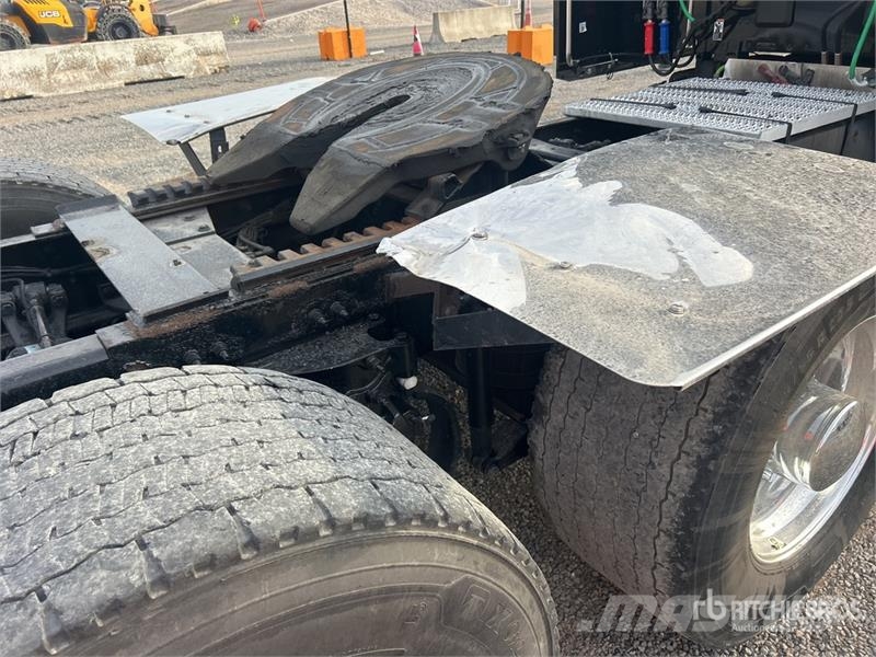 Peterbilt 579 中古トラクターヘッド | トレーラーヘッド