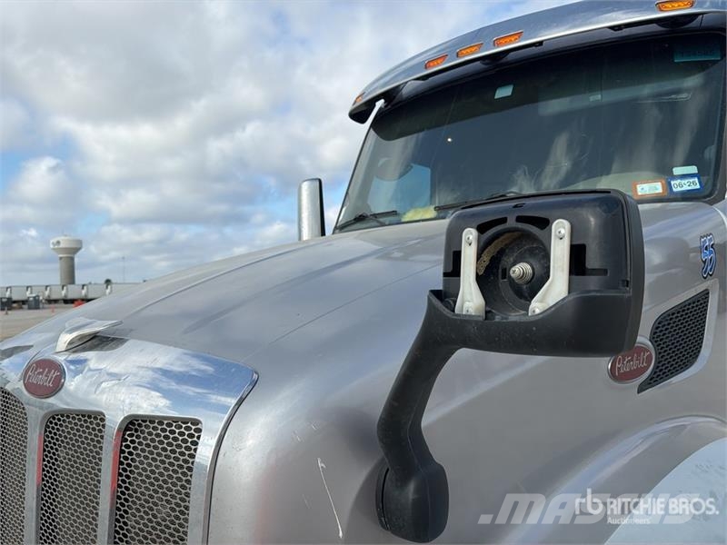 Peterbilt 579 中古トラクターヘッド | トレーラーヘッド
