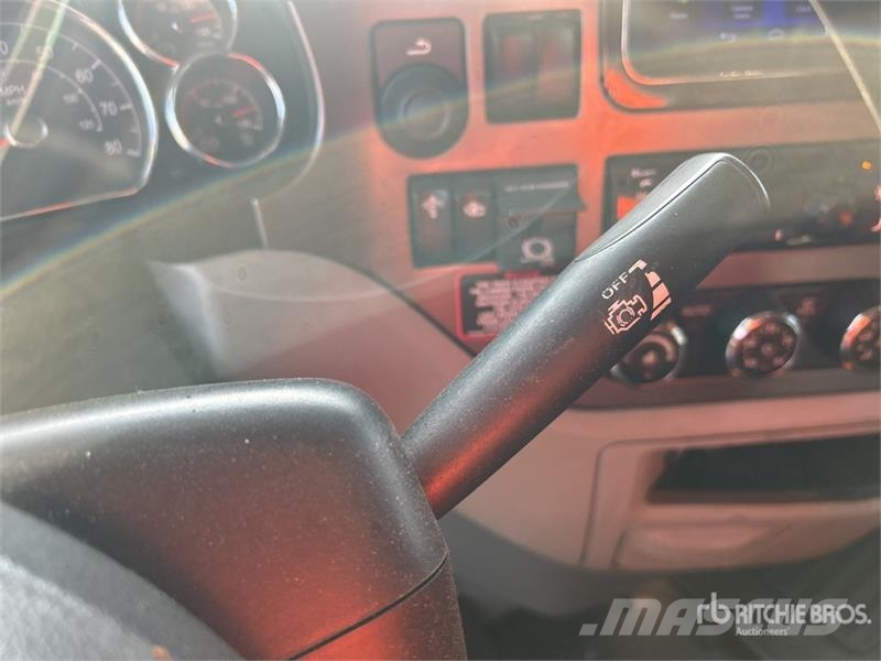 Peterbilt 579 中古トラクターヘッド | トレーラーヘッド