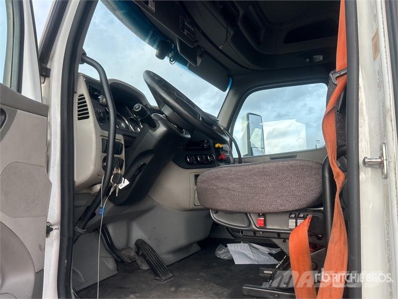 Peterbilt 579 中古トラクターヘッド | トレーラーヘッド