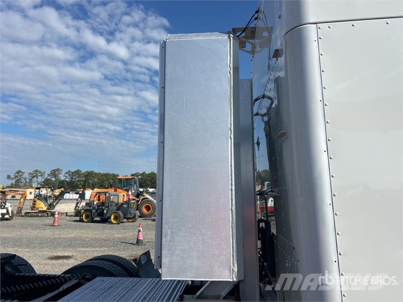 Peterbilt 579 Trekkers