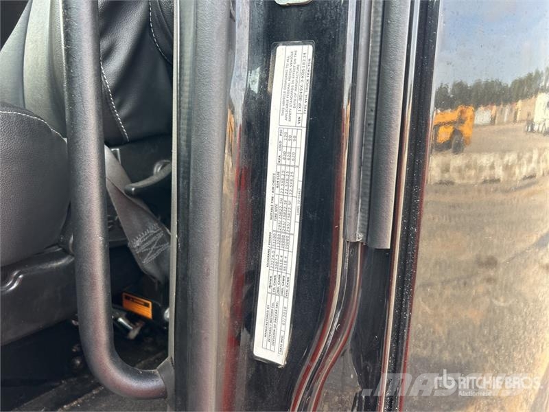 Peterbilt 579 中古トラクターヘッド | トレーラーヘッド