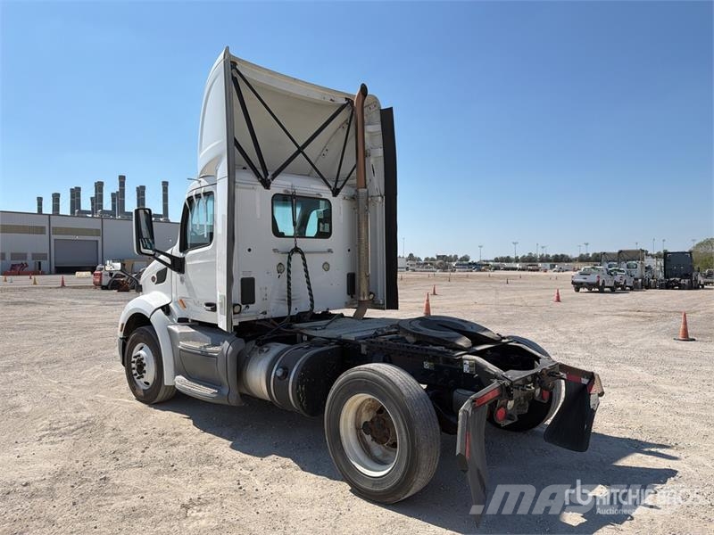 Peterbilt 579 Vilcēji