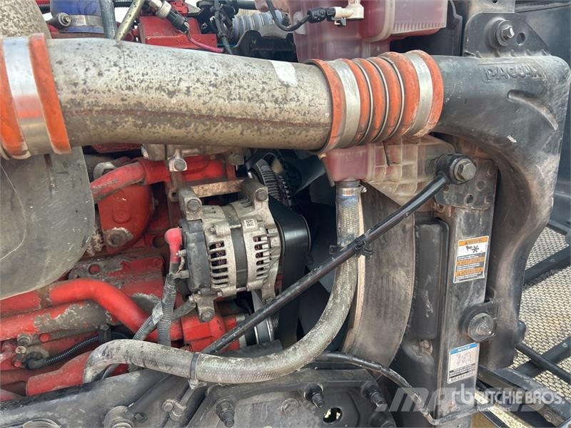 Peterbilt 579 中古トラクターヘッド | トレーラーヘッド