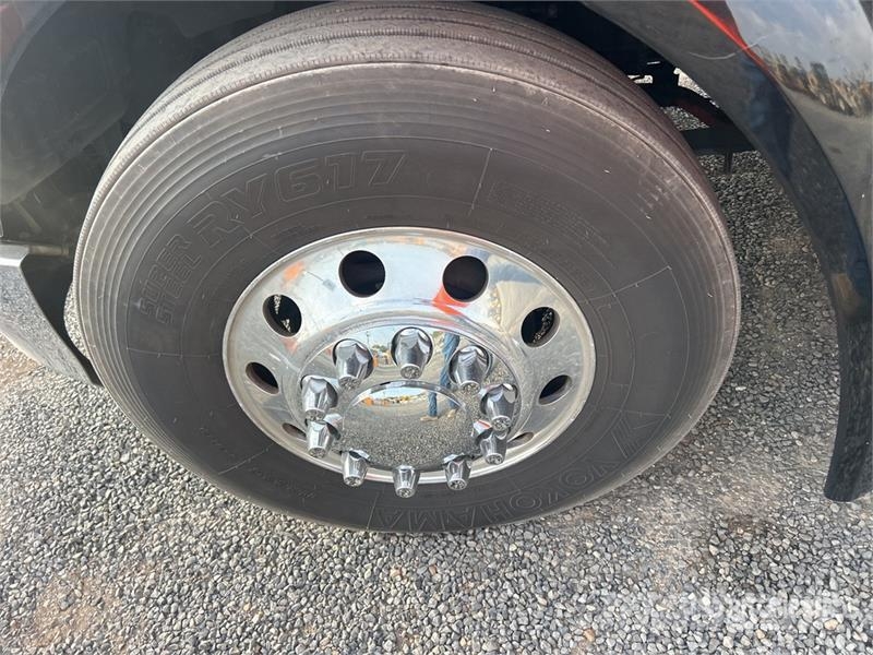 Peterbilt 579 中古トラクターヘッド | トレーラーヘッド
