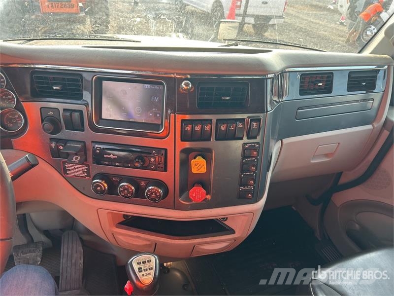 Peterbilt 579 中古トラクターヘッド | トレーラーヘッド