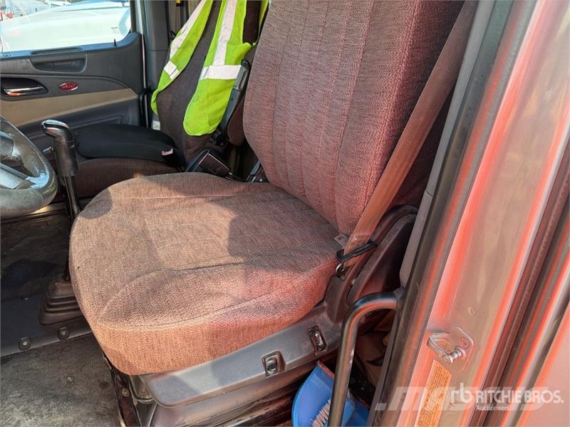 Peterbilt 579 中古トラクターヘッド | トレーラーヘッド