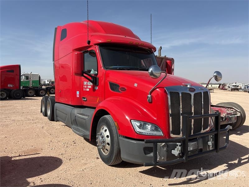 Peterbilt 579 Truck Tractor Units