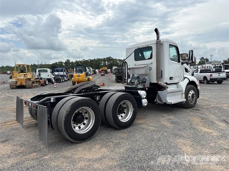Peterbilt 579 وحدات الجر