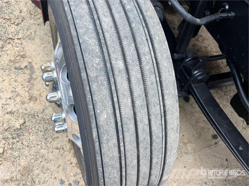 Peterbilt 579 中古トラクターヘッド | トレーラーヘッド