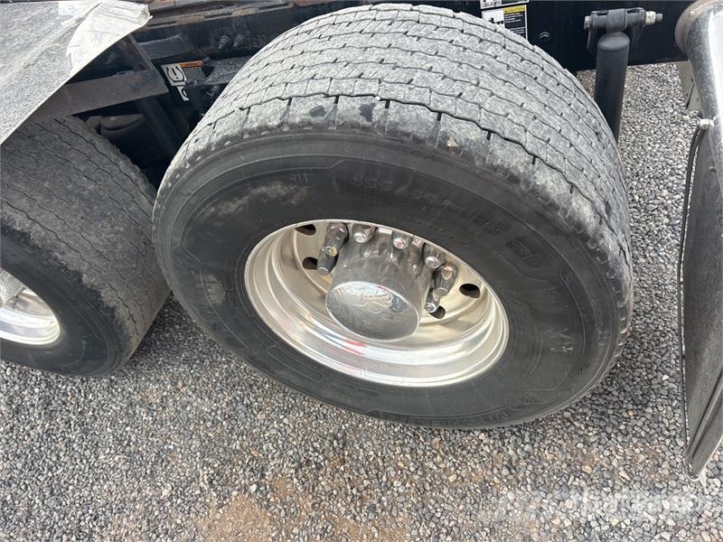 Peterbilt 579 中古トラクターヘッド | トレーラーヘッド
