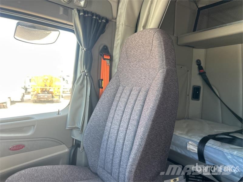 Peterbilt 579 Truck Tractor Units