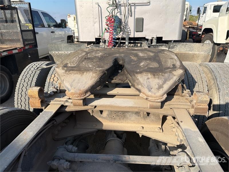 Peterbilt 579 中古トラクターヘッド | トレーラーヘッド