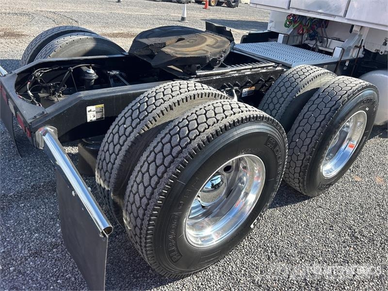 Peterbilt 579 Trekkers