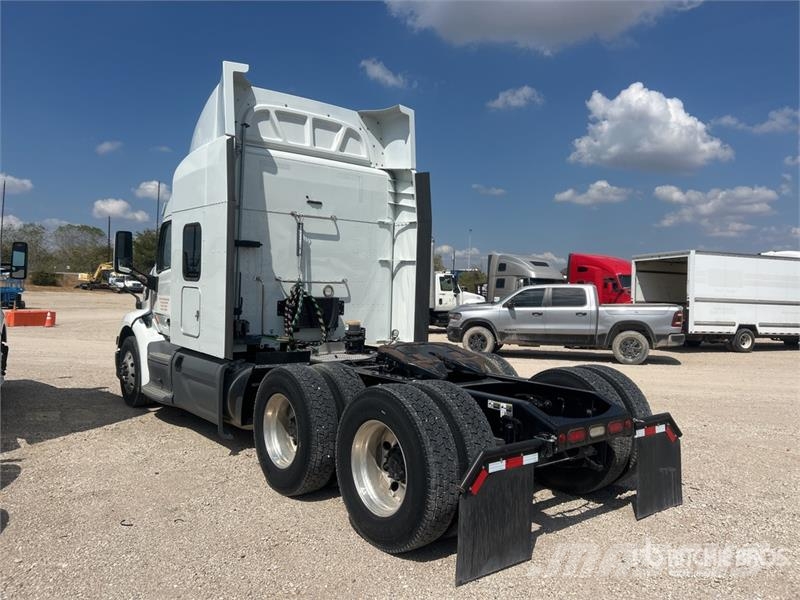 Peterbilt 579 Truck Tractor Units