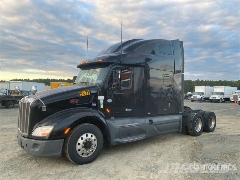 Peterbilt 579 中古トラクターヘッド | トレーラーヘッド