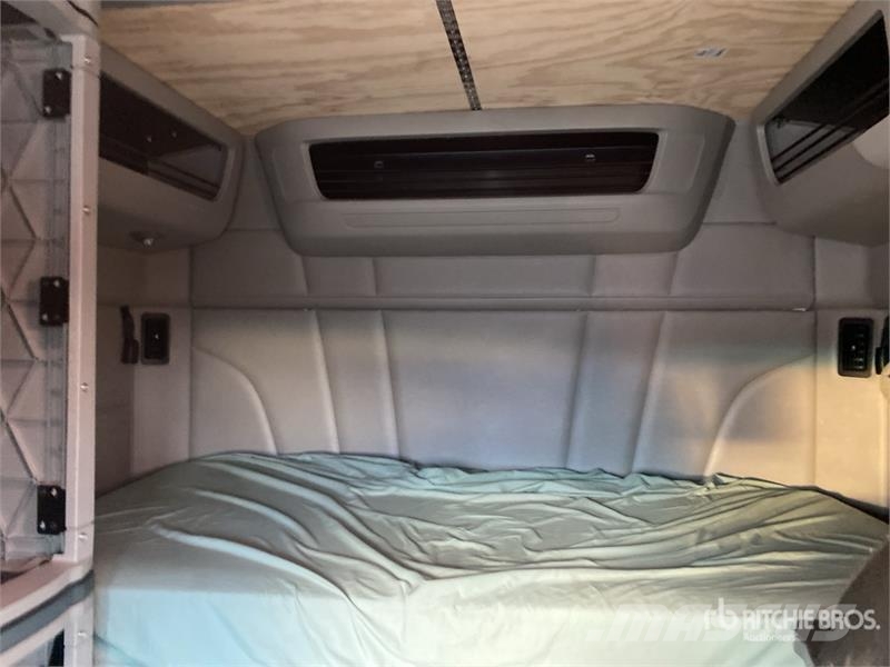 Peterbilt 579 中古トラクターヘッド | トレーラーヘッド