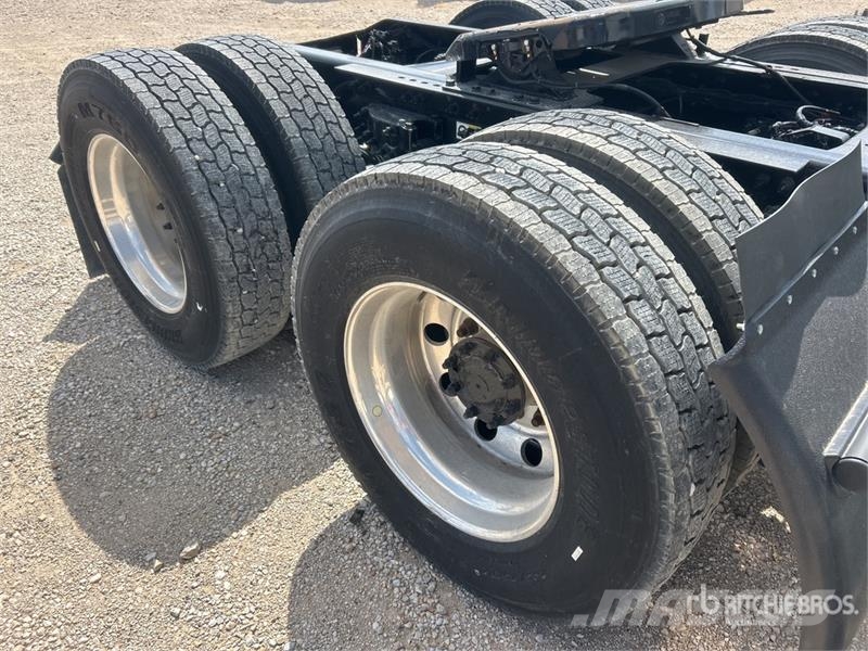 Peterbilt 579 Truck Tractor Units
