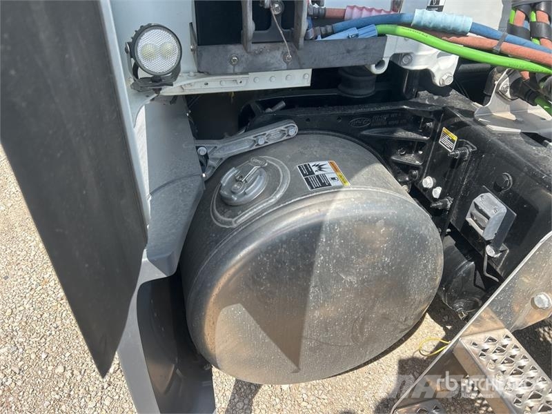 Peterbilt 579 Truck Tractor Units