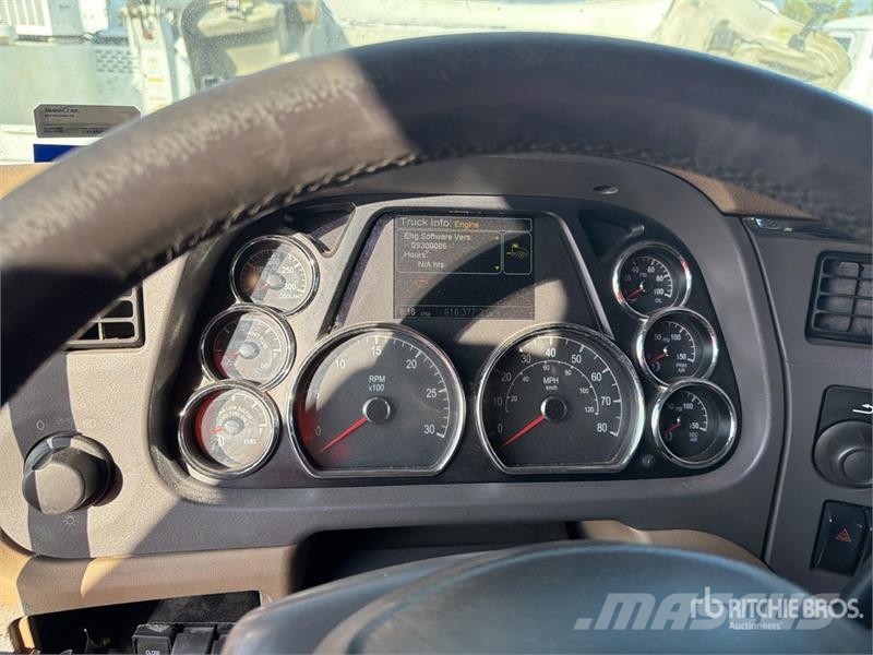 Peterbilt 579 中古トラクターヘッド | トレーラーヘッド