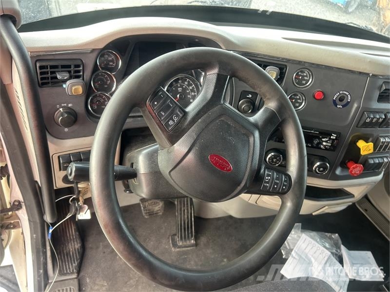 Peterbilt 579 中古トラクターヘッド | トレーラーヘッド
