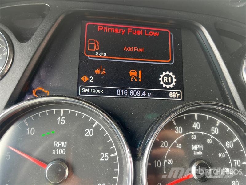 Peterbilt 579 中古トラクターヘッド | トレーラーヘッド