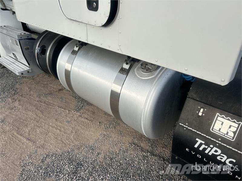Peterbilt 579 中古トラクターヘッド | トレーラーヘッド