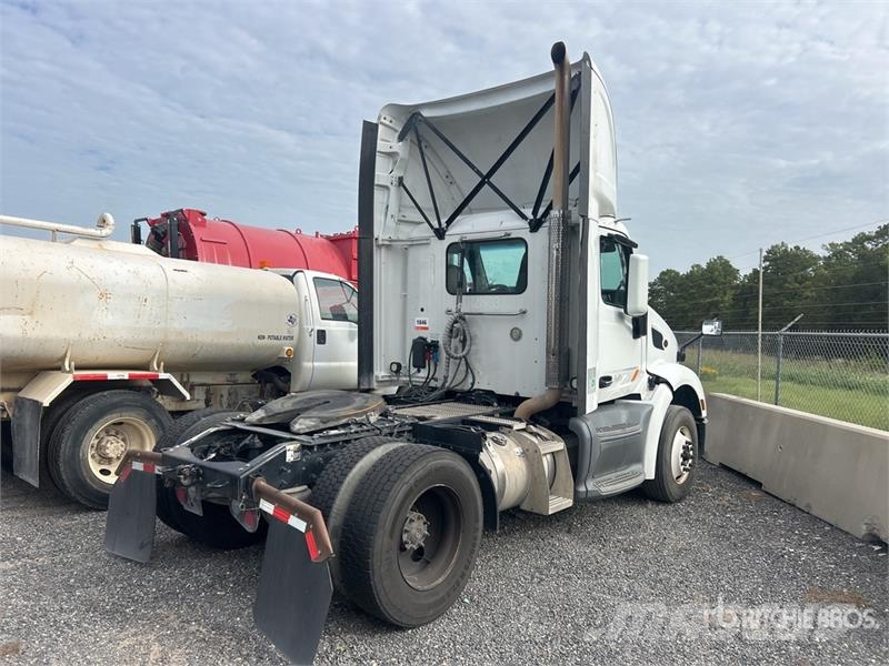Peterbilt 579 4x2 S/A Day Cab Truck Tractor (Inoperable) Motrici e Trattori Stradali