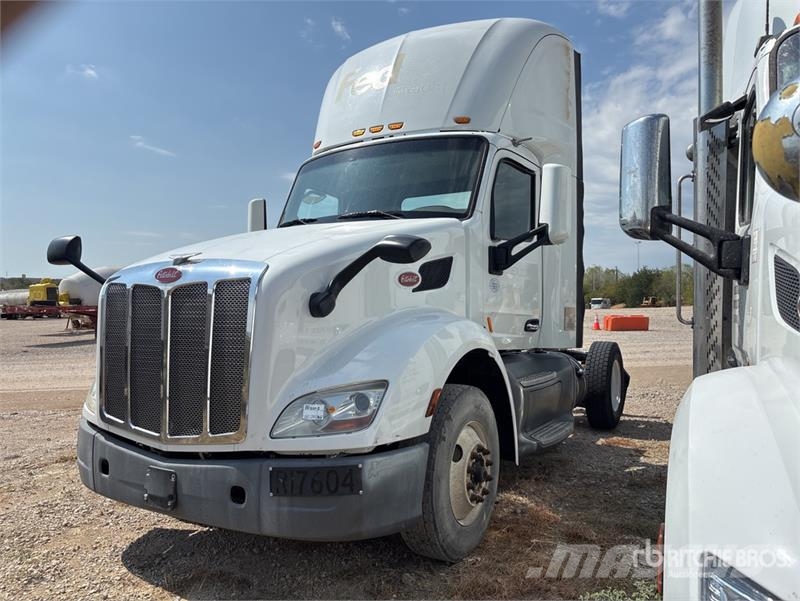 Peterbilt 579 4x2 S/A Day Cab Truck Tractor Autotractoare