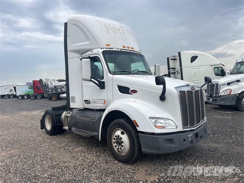 Peterbilt 579 4x2 S/A Day Cab Truck Tractor Autotractoare