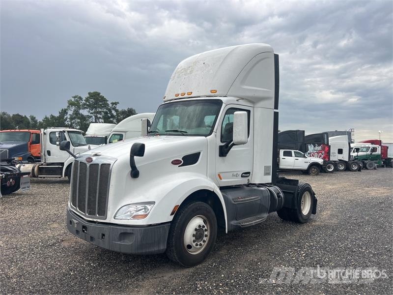 Peterbilt 579 4x2 S/A Day Cab Truck Tractor Autotractoare