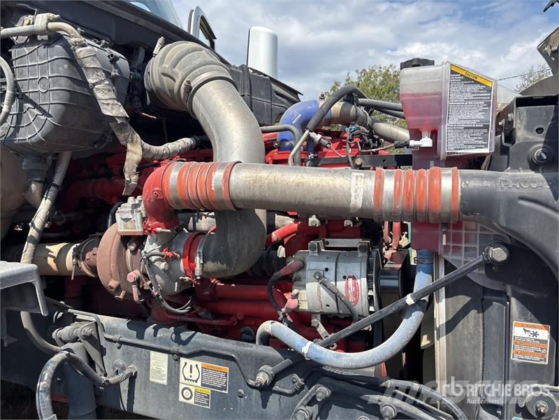 Peterbilt 579 4x2 S/A Day Cab Truck Tractor Autotractoare