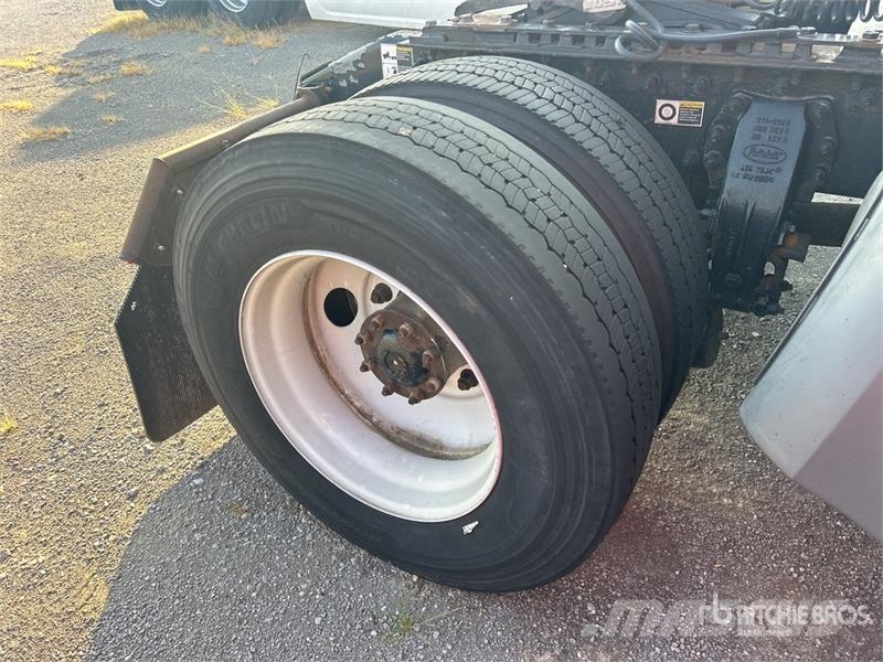 Peterbilt 579 4x2 S/A Day Cab Truck Tractor (Inoperable) Tractores (camiões)